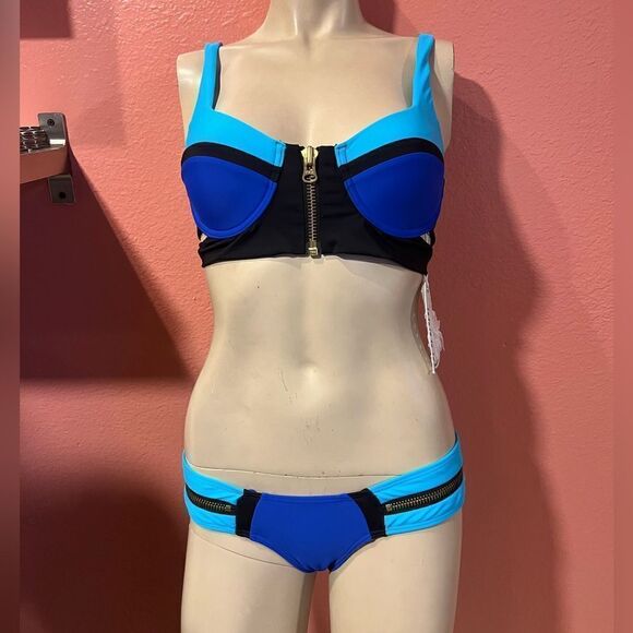 BEACH BUNNY SWIMWEAR.. - Picture 1 of 10